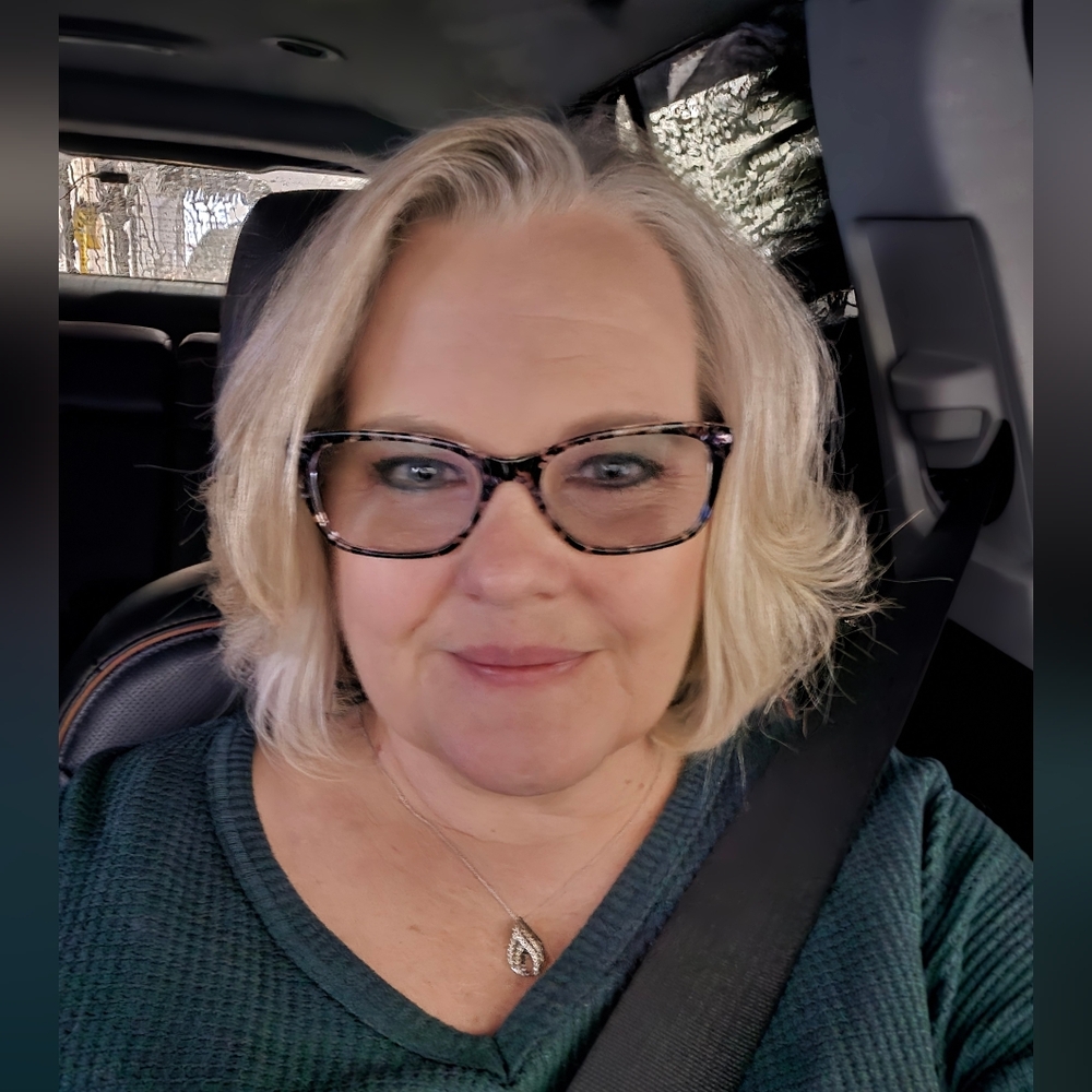 Meet your Posher, Michele
